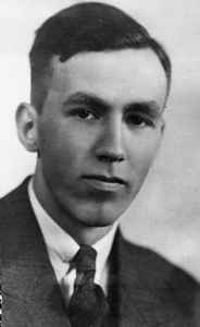 811619 Portret van Willem Eggink, geboren 3 mei 1920, student sociale geografie en actief in het Utrechtse ...